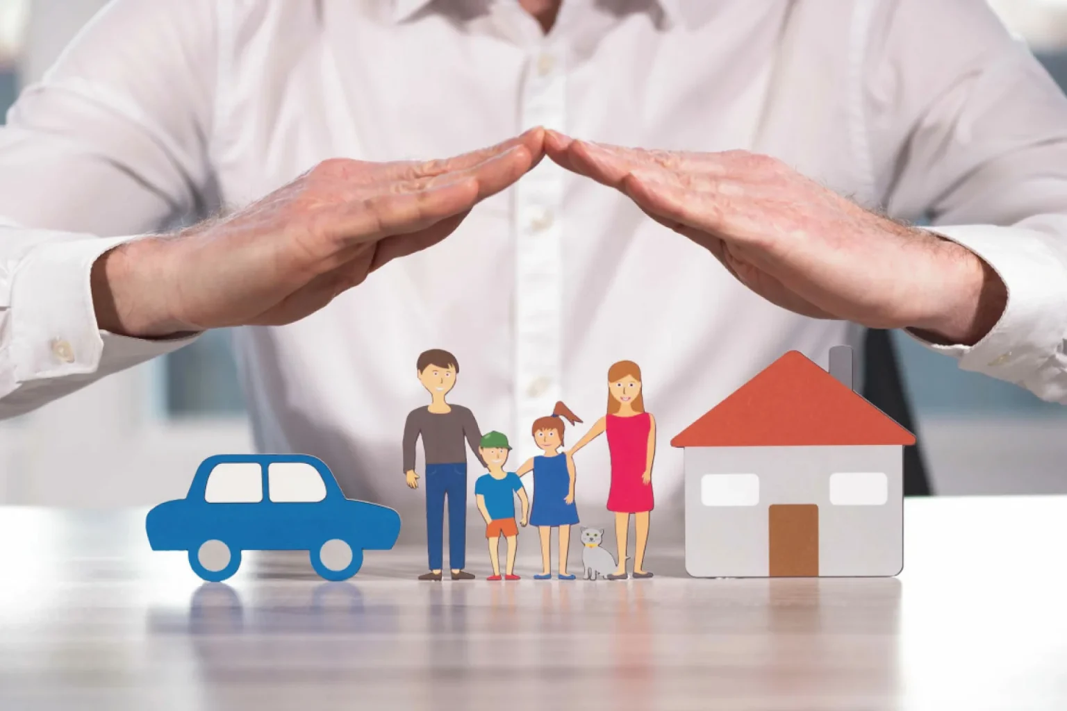Familia protegida en su vivienda